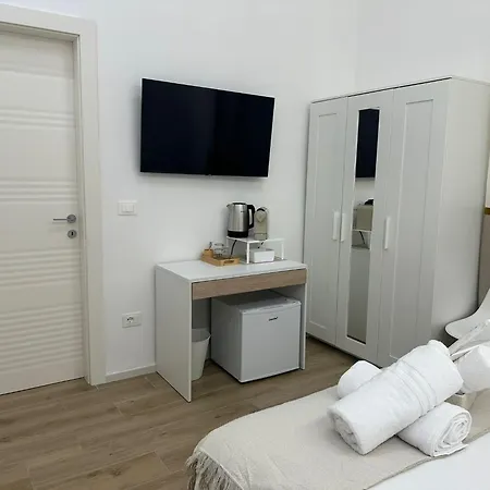 Center Guest house *